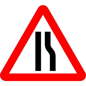 750mm Road Narrows Right - Black Plastic Sign